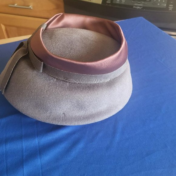 Vintage 1950’s Gray Felt Eva Mae Mode Women's Hat with Satin Accent - Picture 7 of 12